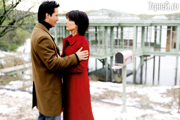 Киану Ривз и Сандра буллок в фильме «Дом у озера». 2006 г. Киану Ривз и Сандра буллок в фильме «Дом у озера». 2006 г.