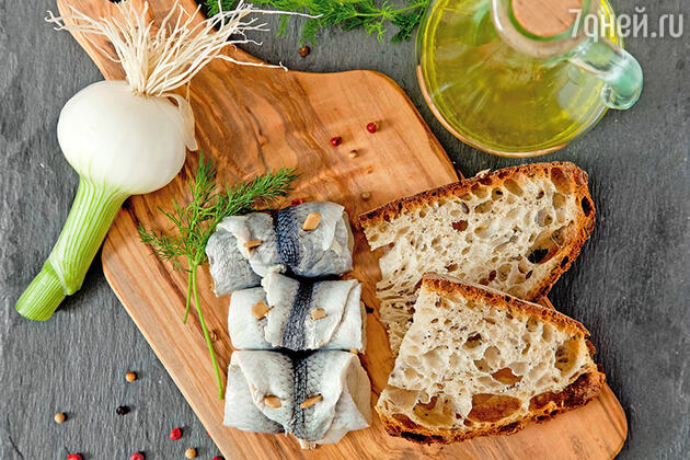 Салат «Морская царевна» и рыбные закуски: 3 рецепта блюд с сельдью Салат «Морская царевна» и рыбные закуски: 3 рецепта блюд с сельдью