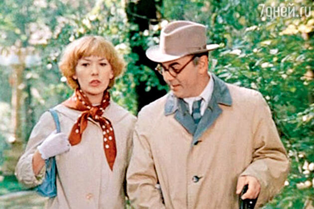 Кадр из фильма «Покровские ворота». С Анатолием Равиковичем. 1982 г. Кадр из фильма «Покровские ворота». С Анатолием Равиковичем. 1982 г.