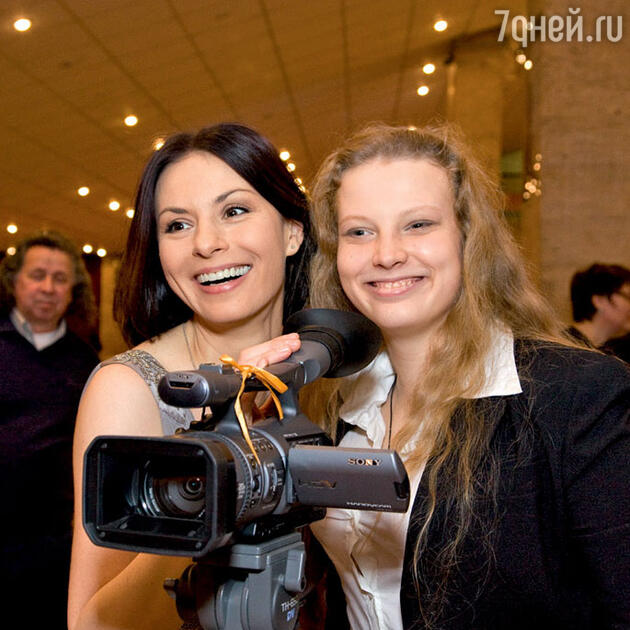 Ирина Лачина со своей дочерью Марией Будриной Ирина Лачина со своей дочерью Марией Будриной