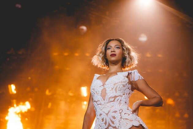 Бейонсе (Beyonce) снова с короткой стрижкой Бейонсе (Beyonce) снова с короткой стрижкой