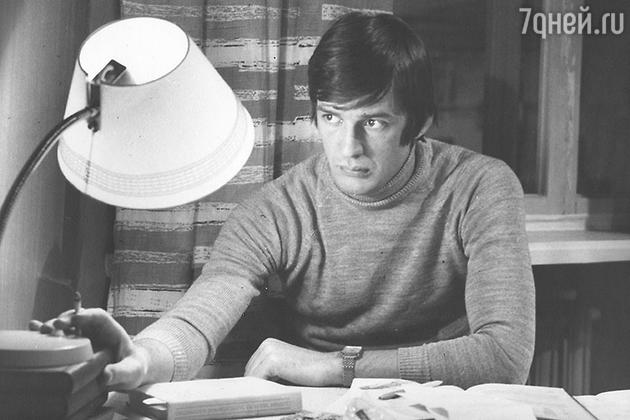Александр Абдулов в фильме «Двое в новом доме». 1978 г. Александр Абдулов в фильме «Двое в новом доме». 1978 г.