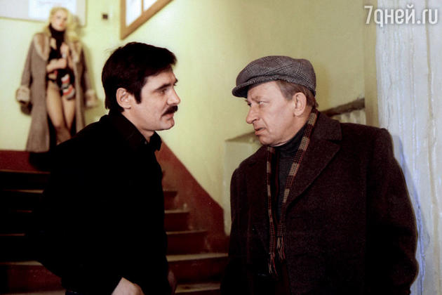 Александр Панкратов-Черный и Евгений Евстигнеев в фильме «Зимний вечер в Гаграх» Александр Панкратов-Черный и Евгений Евстигнеев в фильме «Зимний вечер в Гаграх»