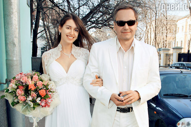 Андрей Соколов и его жена Ольга в день свадьбы. Весна 2010 г. Андрей Соколов и его жена Ольга в день свадьбы. Весна 2010 г.