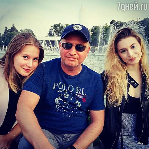Леонид Агутин с дочками Елизаветой и Полиной