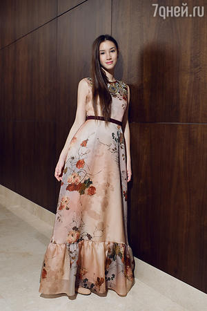 Дина Немцова в Antonio Marras Дина Немцова в Antonio Marras