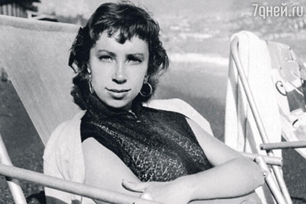 Ирина Ротова и Алексей Баталов поженились, когда оба еще учились в школе Ирина Ротова и Алексей Баталов поженились, когда оба еще учились в школе