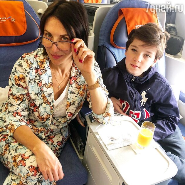 Алика Смехова с сыном Макаром Алика Смехова с сыном Макаром
