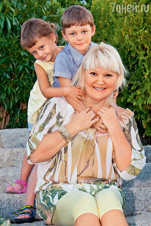 Маргарита Суханкина с детьми Маргарита Суханкина с детьми