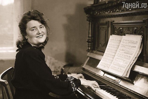 Моя свекровь – Мария Семеновна Стеблова. Снимок сделан в Берлине в 1946 году Моя свекровь – Мария Семеновна Стеблова. Снимок сделан в Берлине в 1946 году