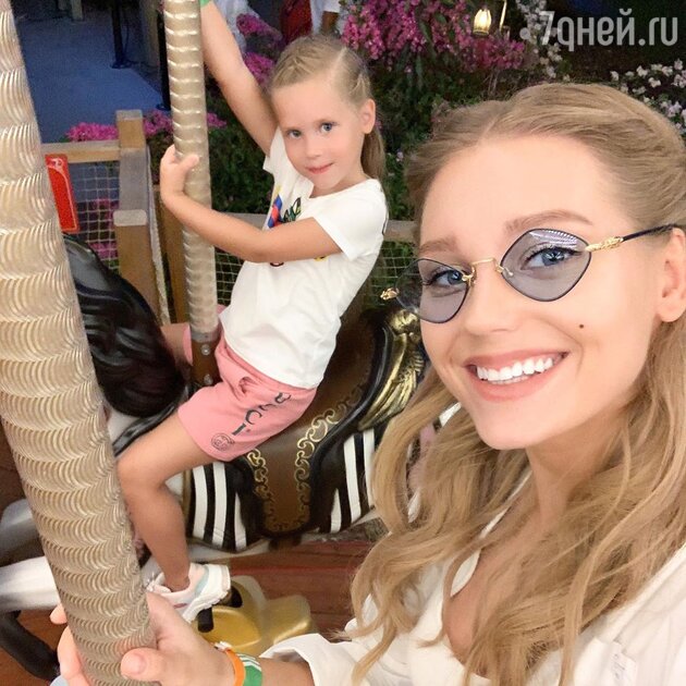 Кристина Асмус с дочкой Анастасией Кристина Асмус с дочкой Анастасией