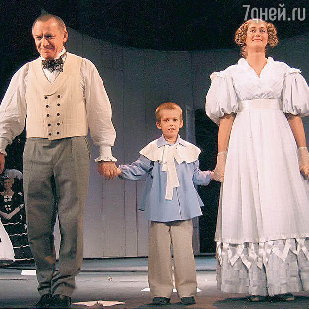 Сергей Арцибашев и Мария Костина с сыном Николаем Сергей Арцибашев и Мария Костина с сыном Николаем