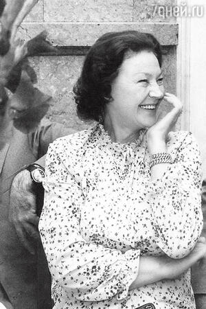 «Двенадцать лет назад умерла моя жена Нина Крайнова. С ней я прожил 48 лет. Потеря была очень болезненной. Нина родила мне единственную дочку Раису» «Двенадцать лет назад умерла моя жена Нина Крайнова. С ней я прожил 48 лет. Потеря была очень болезненной. Нина родила мне единственную дочку Раису»