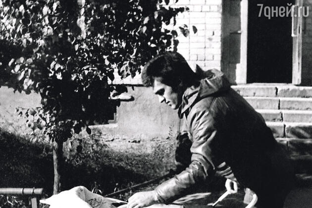 Поскольку дочка родилась во время летних Олимпийских игр 1980 года, папа с серьезным видом предложил: «Назовем Олимпиадой!» Но сошлись на имени Анна. Она же — Бутусик-маленький Поскольку дочка родилась во время летних Олимпийских игр 1980 года, папа с серьезным видом предложил: «Назовем Олимпиадой!» Но сошлись на имени Анна. Она же — Бутусик-маленький