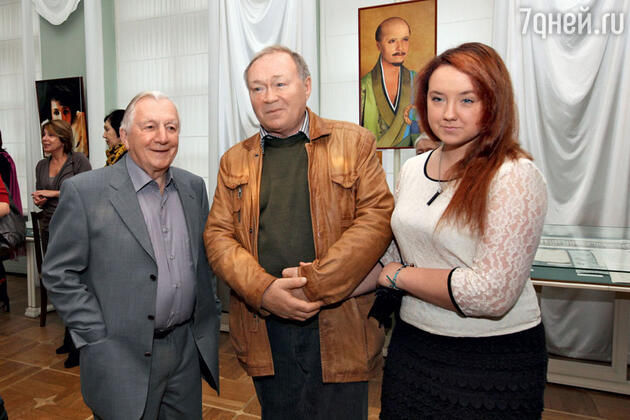 Георгий Штиль и Юрий Кузнецов с дочкой Сашей Георгий Штиль и Юрий Кузнецов с дочкой Сашей