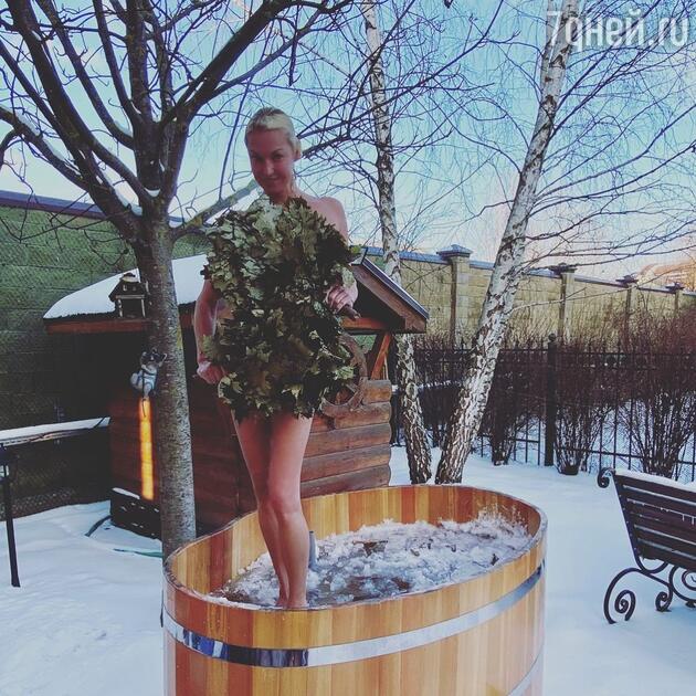 Анастасия Волочкова в ледяной купели Анастасия Волочкова в ледяной купели