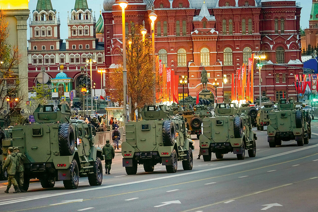 Военная техника на Тверской