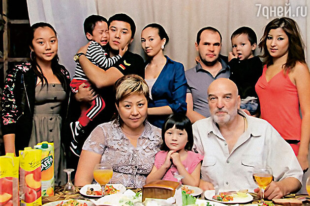 Азима и Алексей Петренко с семьей Азима и Алексей Петренко с семьей