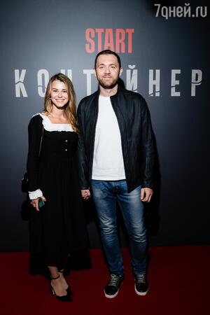 Александра Розовская и Денис Шведов Александра Розовская и Денис Шведов