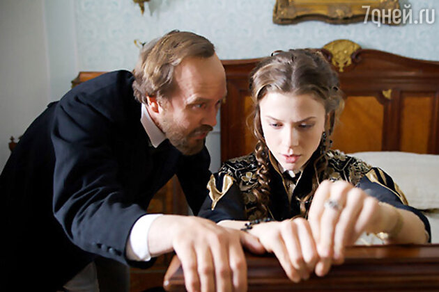 Кадр из сериала «Достоевский» Кадр из сериала «Достоевский»