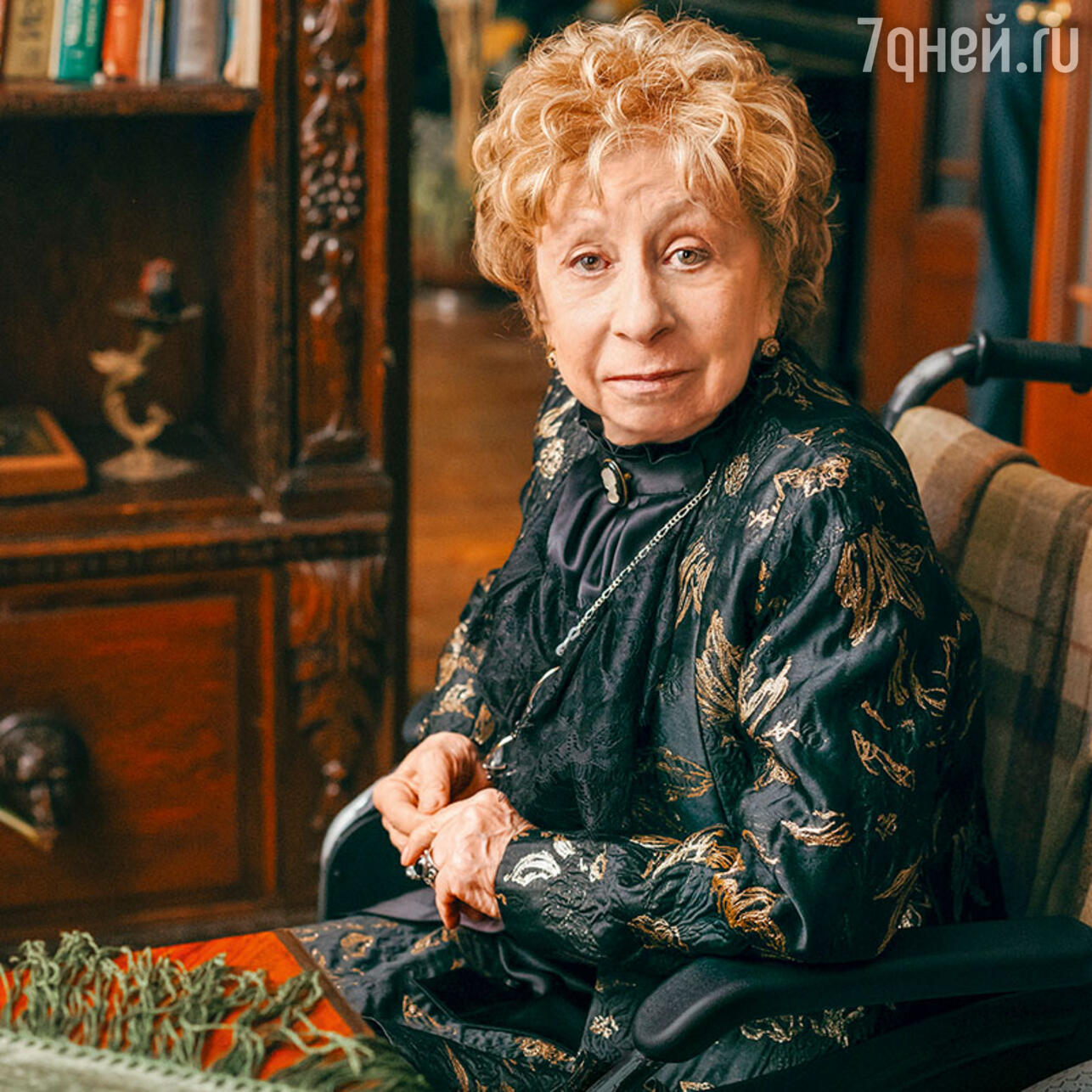 Лия Ахеджакова