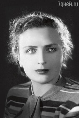 «Аркадий Исаакович увлекся Гарэн и даже готов был уйти из семьи. Руфь Марковна в отчаянии рыдала». Гарэн Жуковская «Аркадий Исаакович увлекся Гарэн и даже готов был уйти из семьи. Руфь Марковна в отчаянии рыдала». Гарэн Жуковская