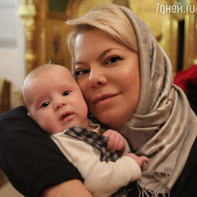Яна Поплавская с внуком Иларием Яна Поплавская с внуком Иларием