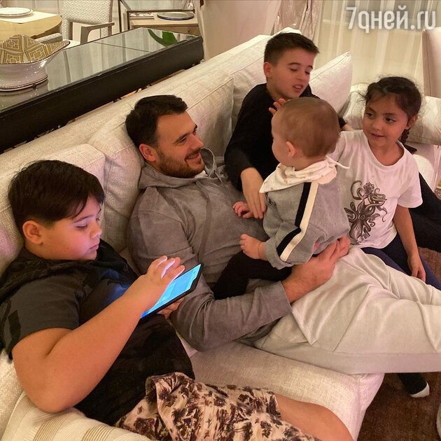 Эмин Агаларов с детьми Эмин Агаларов с детьми