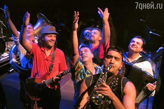«Emir Kusturica & The No Smoking Orchestra» «Emir Kusturica & The No Smoking Orchestra»