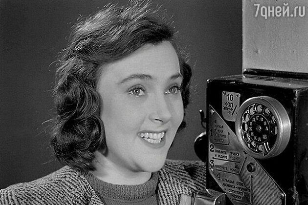 «Моя мама — актриса Алла Парфаньяк — кадр из фильма «Небесный тихоход». 1945 г. «Моя мама — актриса Алла Парфаньяк — кадр из фильма «Небесный тихоход». 1945 г.