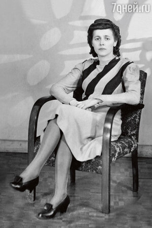 «Моя мама, Таисия Георгиевна Малыхина, преподавала историю в институте, и зарплата у нее была даже выше, чем у некоторых режиссеров на «Мосфильме» «Моя мама, Таисия Георгиевна Малыхина, преподавала историю в институте, и зарплата у нее была даже выше, чем у некоторых режиссеров на «Мосфильме»