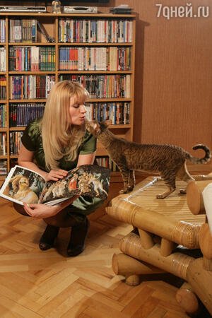 Анна Ардова с котом Эсланом Анна Ардова с котом Эсланом