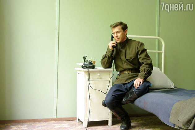 Павел Деревянко на съемках сериала «Черные кошки» Павел Деревянко на съемках сериала «Черные кошки»