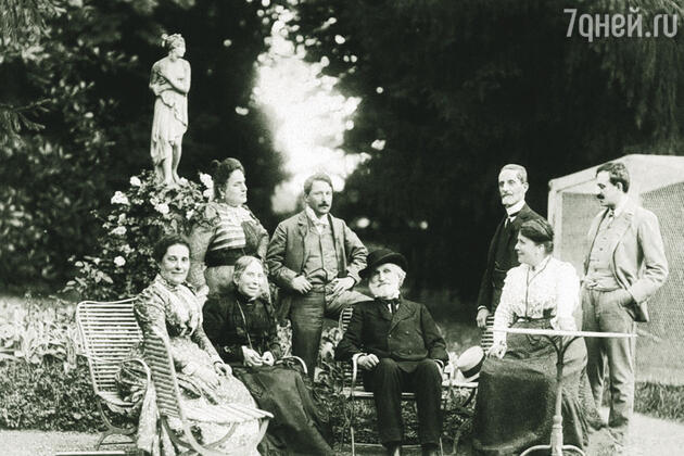 Джузеппе Верди в окружении своих друзей и родни, 1898 г. Джузеппе Верди в окружении своих друзей и родни, 1898 г.