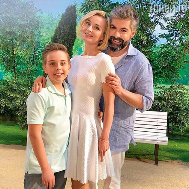 Полина Гагарина с сыном Андреем и мужем Дмитрием Исхаковым Полина Гагарина с сыном Андреем и мужем Дмитрием Исхаковым