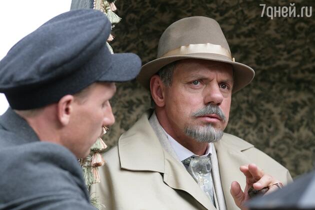 Александр Мохов на съемках сериала «Пока станица спит» Александр Мохов на съемках сериала «Пока станица спит»