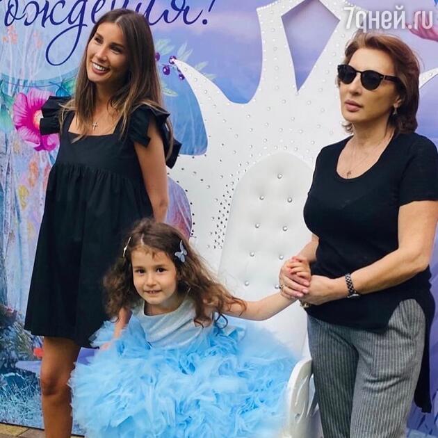 Кети Топурия показала фото моложавой матери Кети Топурия показала фото моложавой матери