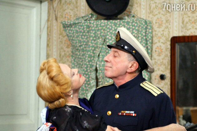 Кадр из фильма «Полторы комнаты, или сентиментальное путешествие на Родину» Кадр из фильма «Полторы комнаты, или сентиментальное путешествие на Родину»