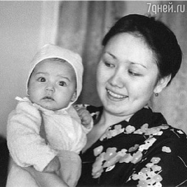 Ляйсан Утяшева со своей мамой (архив) Ляйсан Утяшева со своей мамой (архив)