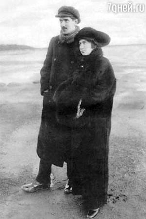 Корней Чуковский с женой