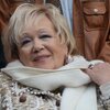 Закрыли брезентом: «ужас» на могиле Волчек спрятали из-за скандала в СМИ Закрыли брезентом: «ужас» на могиле Волчек спрятали из-за скандала в СМИ