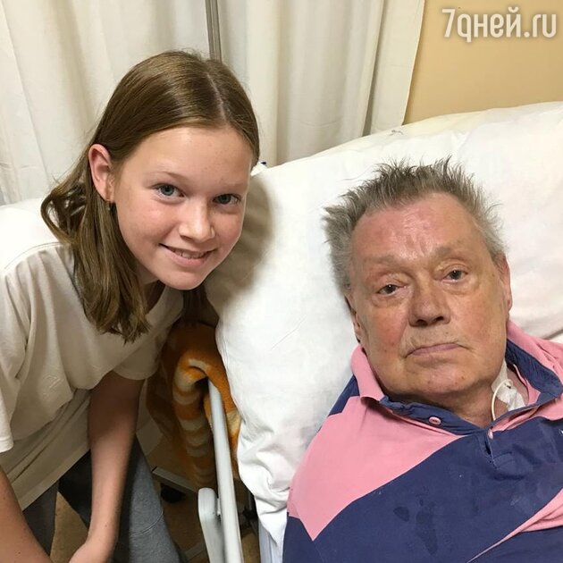 Николай Караченцов с внучкой Яниной Николай Караченцов с внучкой Яниной