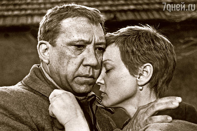 Когда Людмила Гурченко прошептала «Обними меня. У тебя такие крепкие руки», Никулин выдал: «Это что! Видела бы ты мои ноги!». Фильм «Двадцать дней без войны». Объяснение Лопатина и Нины Николаевны Когда Людмила Гурченко прошептала «Обними меня. У тебя такие крепкие руки», Никулин выдал: «Это что! Видела бы ты мои ноги!». Фильм «Двадцать дней без войны». Объяснение Лопатина и Нины Николаевны