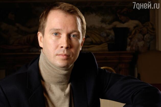Евгений Миронов очень востребован и известен многочисленными ролями в театре и на киноэкране Евгений Миронов очень востребован и известен многочисленными ролями в театре и на киноэкране