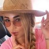 Очень молодой и эксцентричный: выяснилось, с кем Бузова развлекается в Африке Очень молодой и эксцентричный: выяснилось, с кем Бузова развлекается в Африке