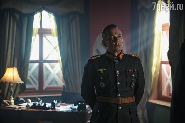 Кадр из сериала "Дед Морозов" Кадр из сериала "Дед Морозов"
