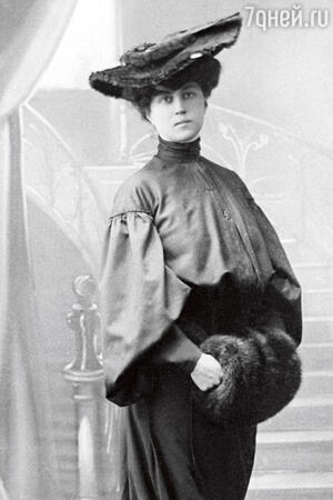 Коллонтай всегда была завзятой модницей. 1905 г. Коллонтай всегда была завзятой модницей. 1905 г.