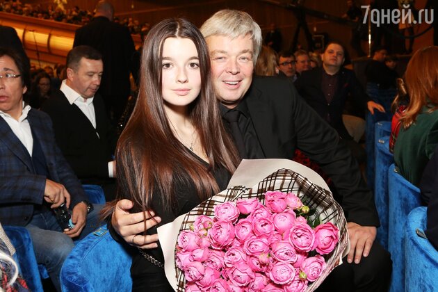 Александр Стриженов с дочкой Сашей Александр Стриженов с дочкой Сашей