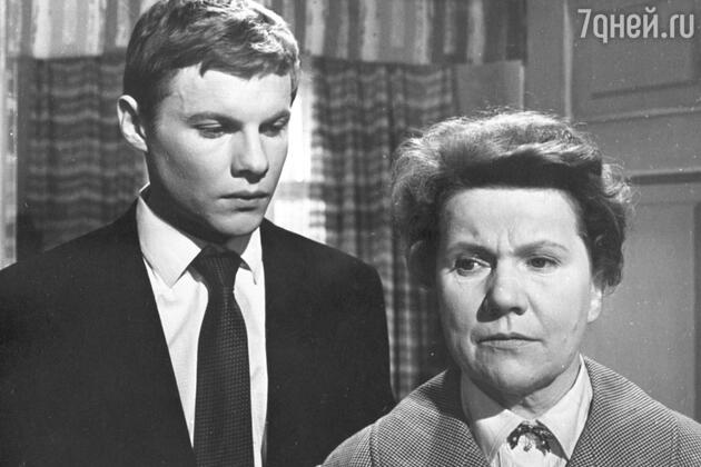 Виталий Соломин и Нина Сазонова в фильме «Женщины» . 1966 год Виталий Соломин и Нина Сазонова в фильме «Женщины» . 1966 год