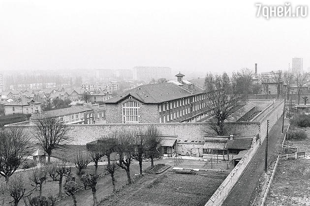 К 1943 году парижская тюрьма Френ, занятая гестапо, была печально известна необычайной жестокостью по отношению к заключенным К 1943 году парижская тюрьма Френ, занятая гестапо, была печально известна необычайной жестокостью по отношению к заключенным
